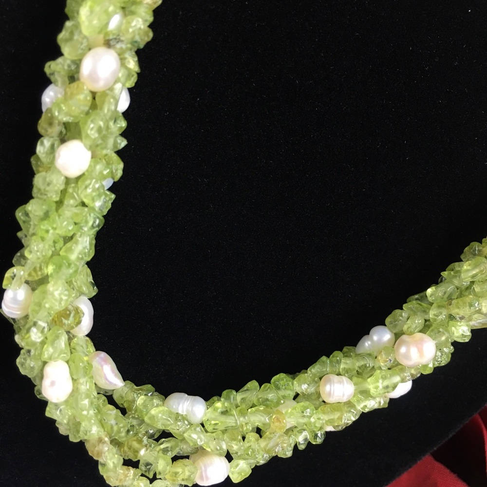 Peridot & Pearl Beaded Necklace & Earring Set - Picture 3 of 8
